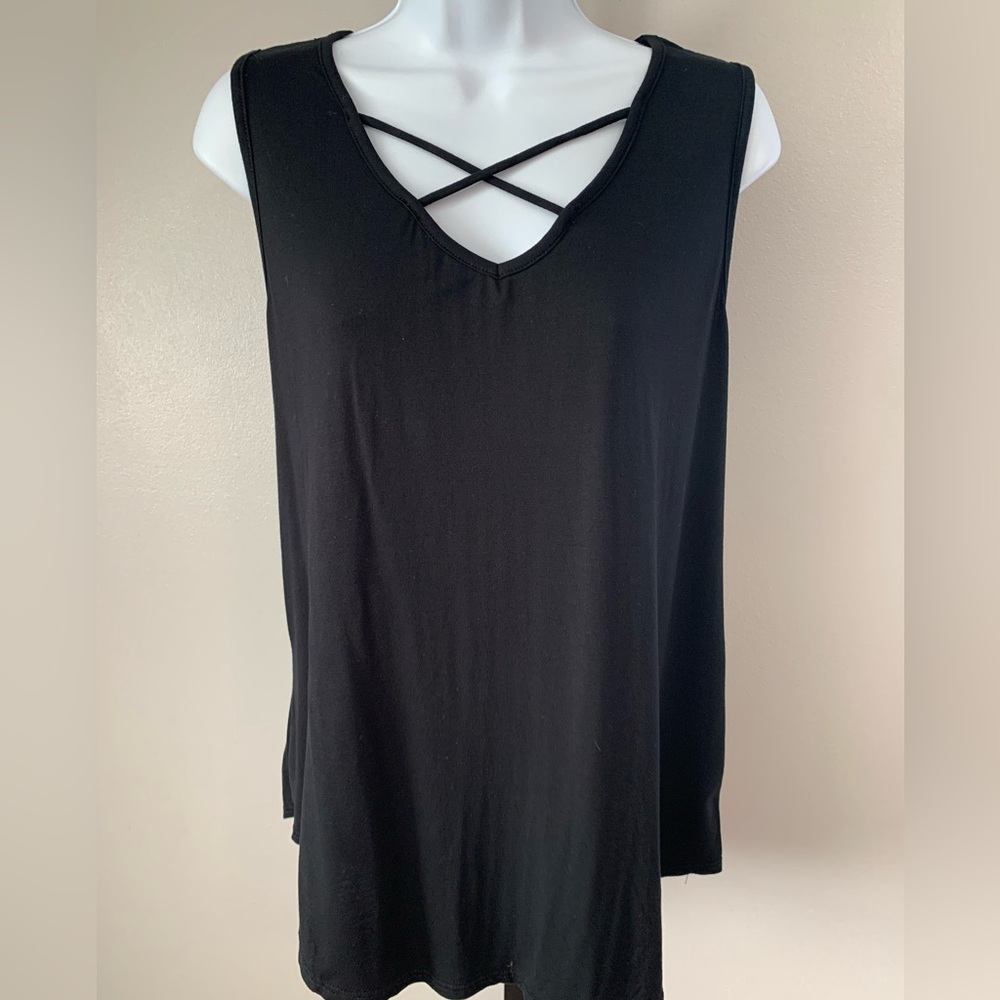 BOMBOM Black Sleeveless Top with Crisscross Detail